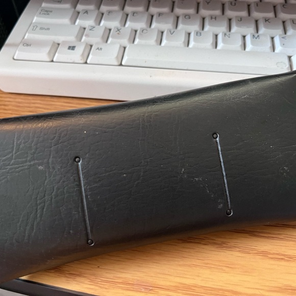 Ray-Ban Unisex Sunglasses with Case. - Picture 10 of 10